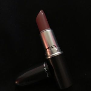 ☕️ MAC Lipstick “Creme In Your Coffee”